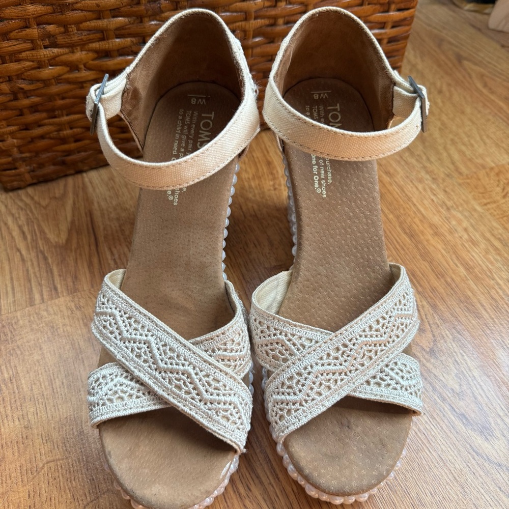 TOMS Women's Tan Sandals